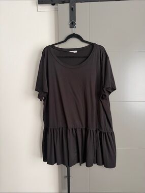 entro Black Peplum Tunic Tee